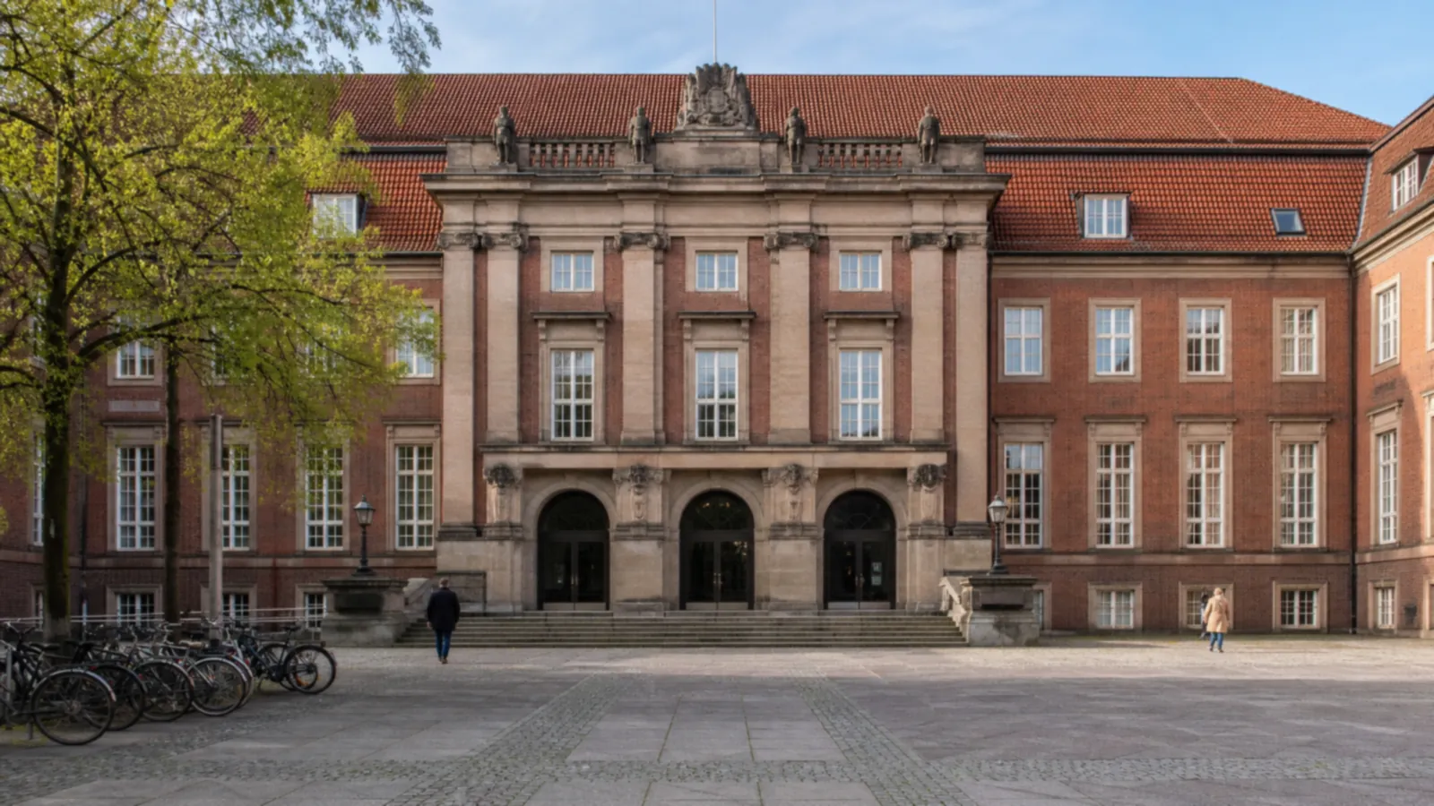 Amtsgeb&auml;ude, ruhige Au&szlig;enaufnahme